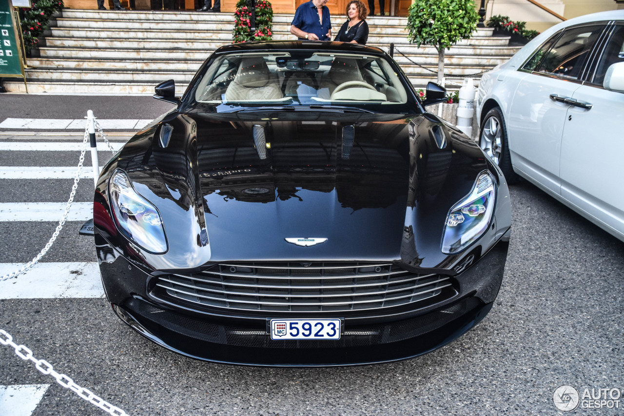 Aston Martin DB11