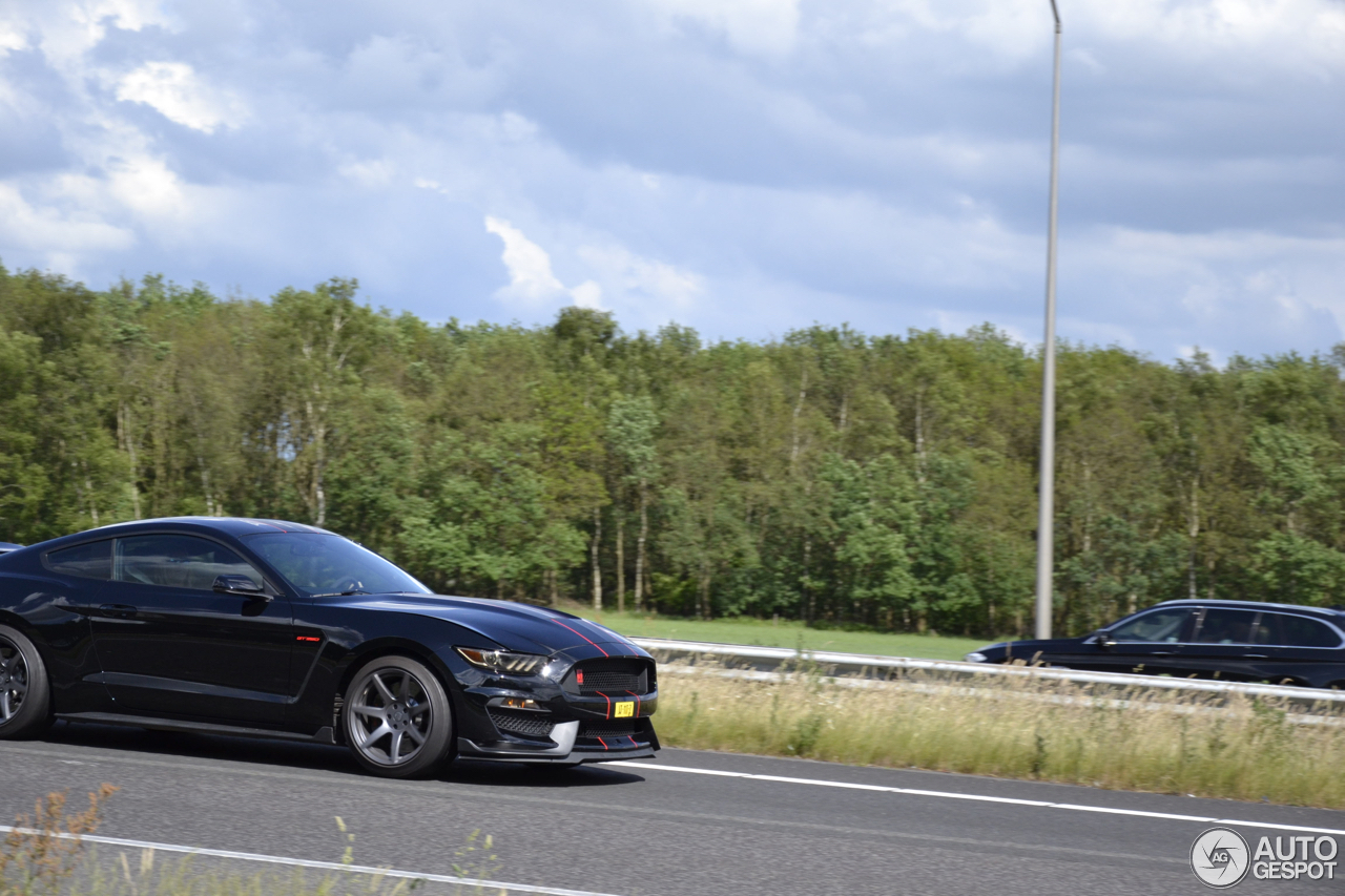 Ford Mustang Shelby GT350R 2015