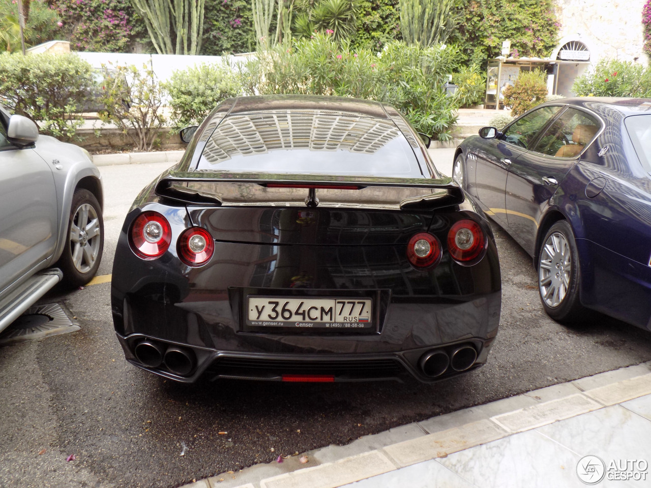 Nissan GT-R 2011