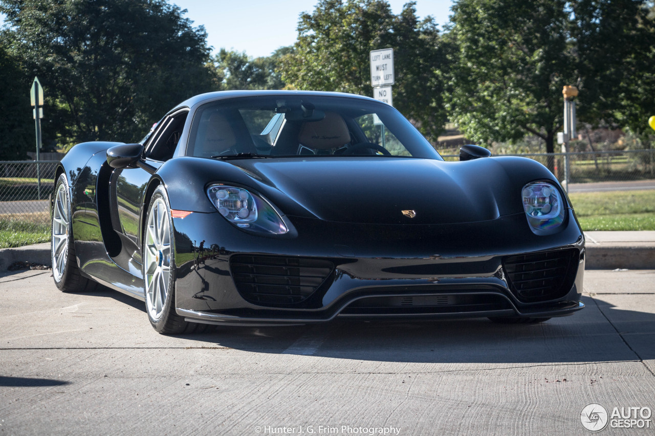 Porsche 918 Spyder Weissach Package