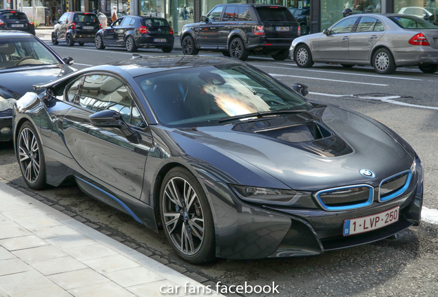 BMW i8