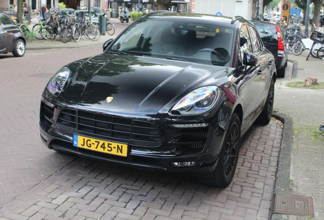 Porsche 95B Macan GTS