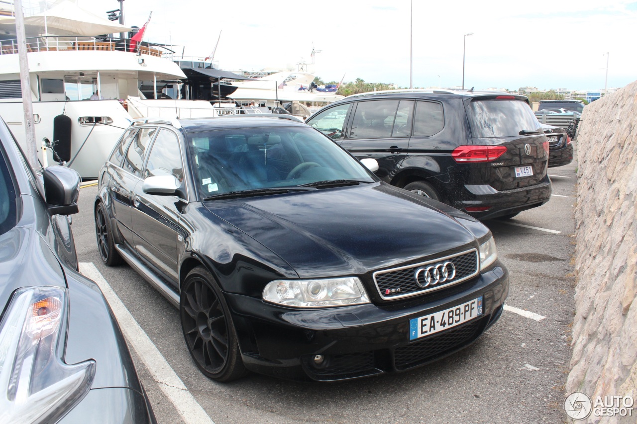 Audi RS4 Avant B5