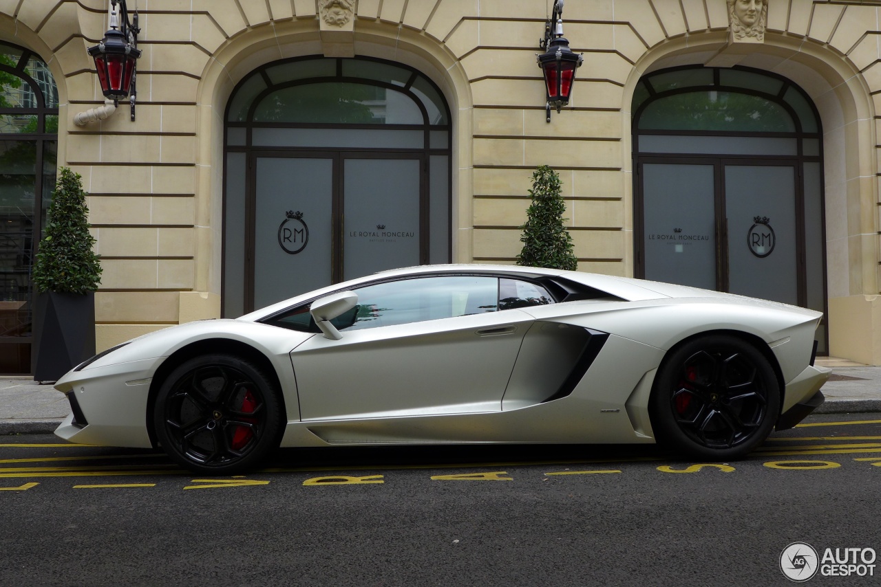 Lamborghini Aventador LP700-4