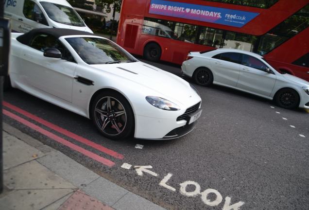 Aston Martin V8 Vantage Roadster 2012