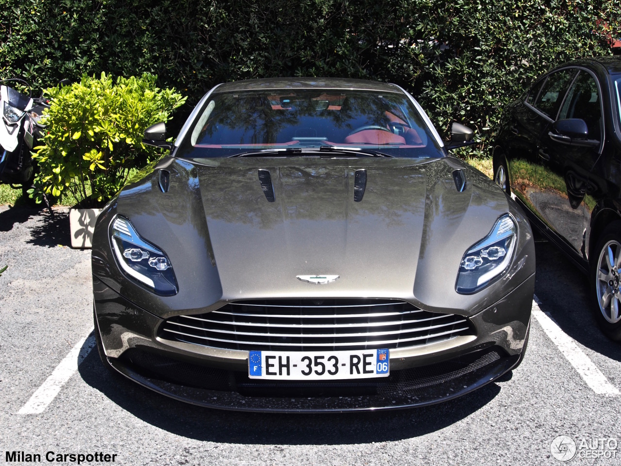 Aston Martin DB11