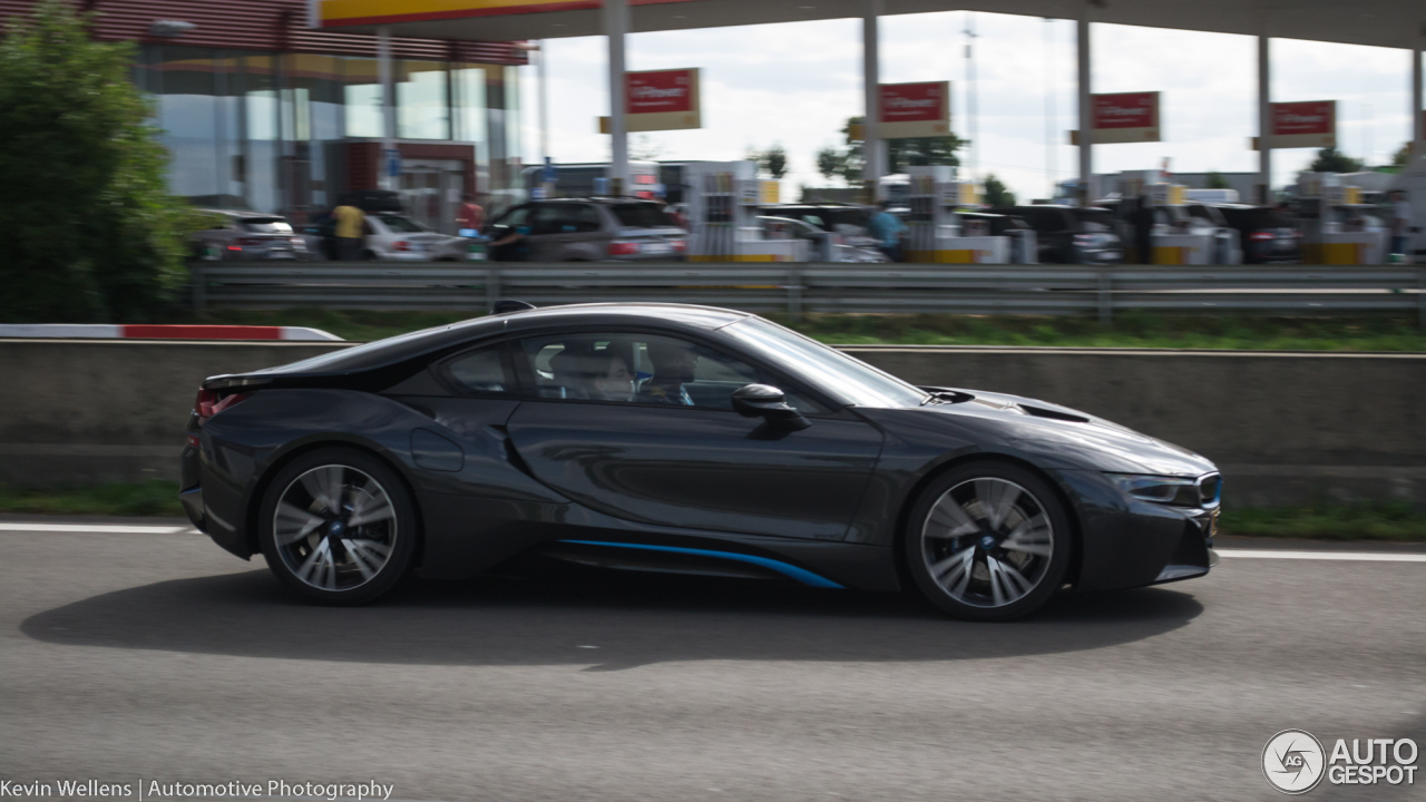 BMW i8