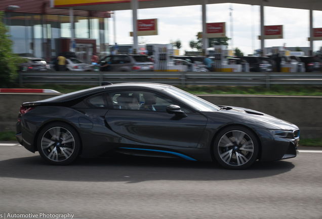 BMW i8