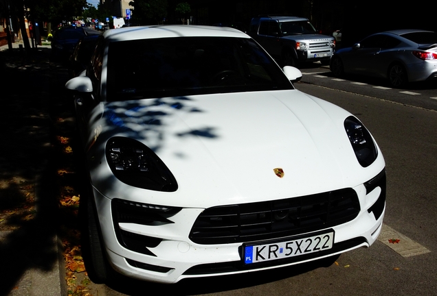 Porsche 95B Macan GTS