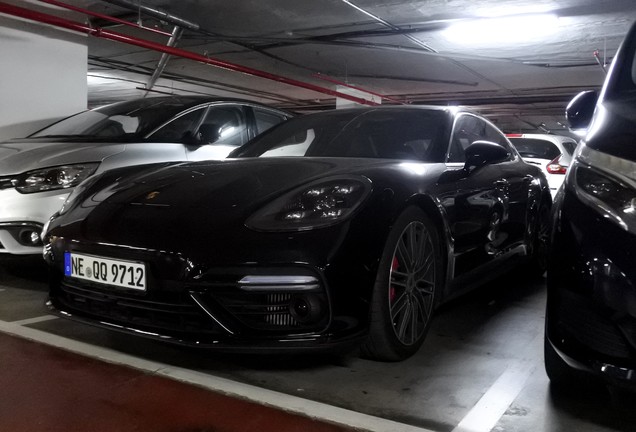 Porsche 971 Panamera Turbo