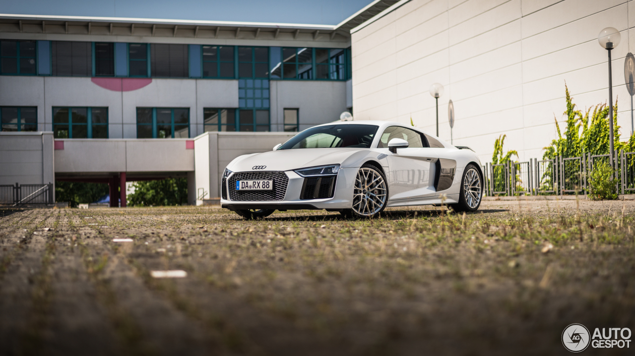 Audi R8 V10 Plus 2015