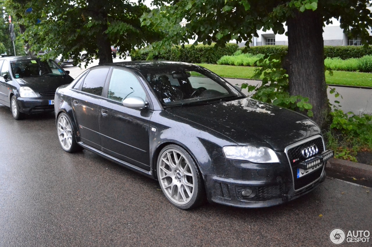 Audi RS4 Sedan