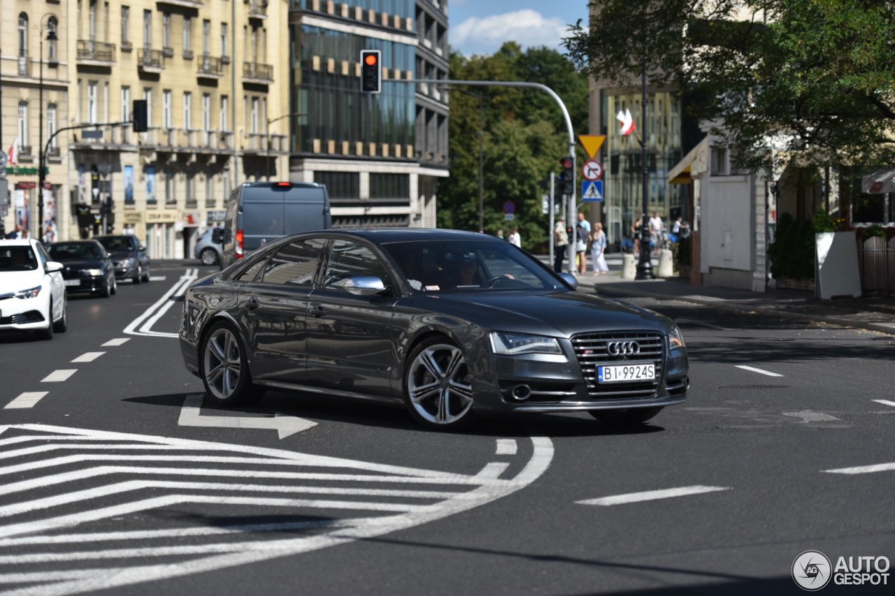 Audi S8 D4