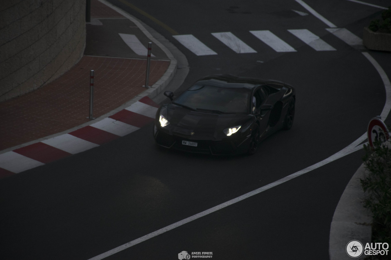 Lamborghini Aventador LP700-4