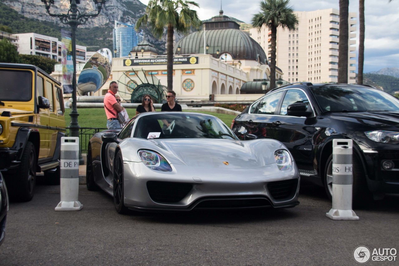 Porsche 918 Spyder Weissach Package