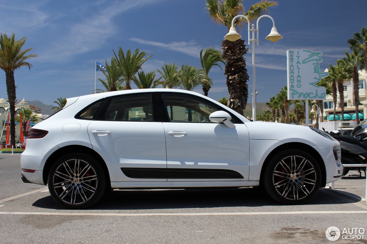 Porsche 95B Macan Turbo