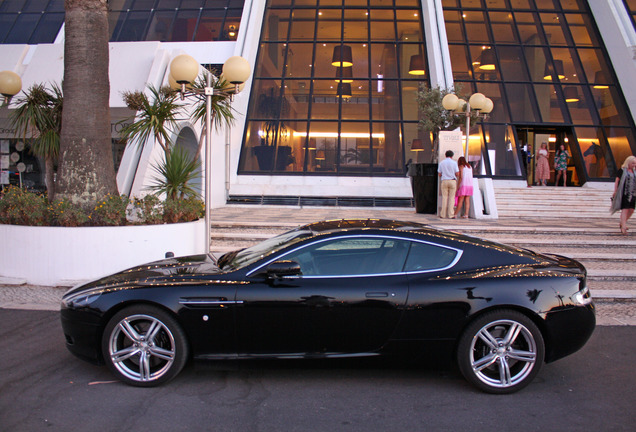 Aston Martin DB9