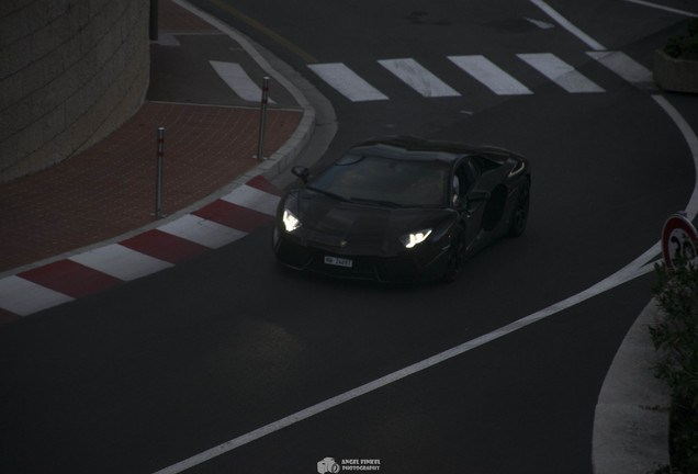 Lamborghini Aventador LP700-4