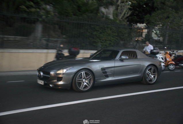 Mercedes-Benz SLS AMG