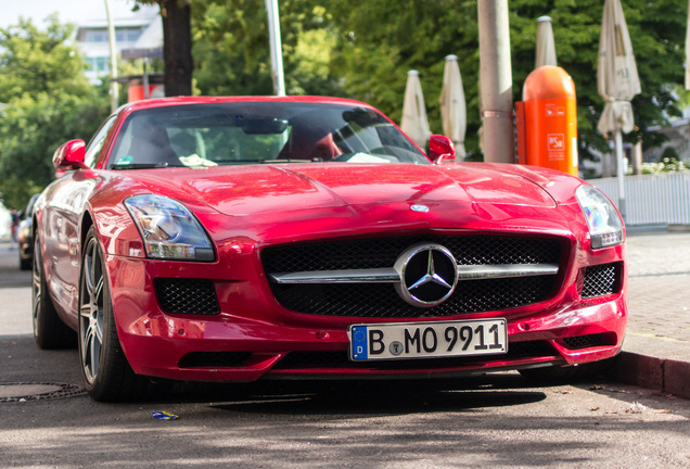 Mercedes-Benz SLS AMG