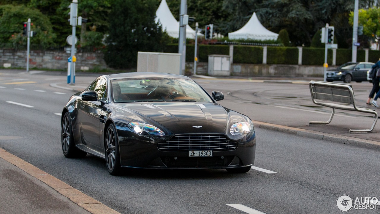 Aston Martin V8 Vantage S