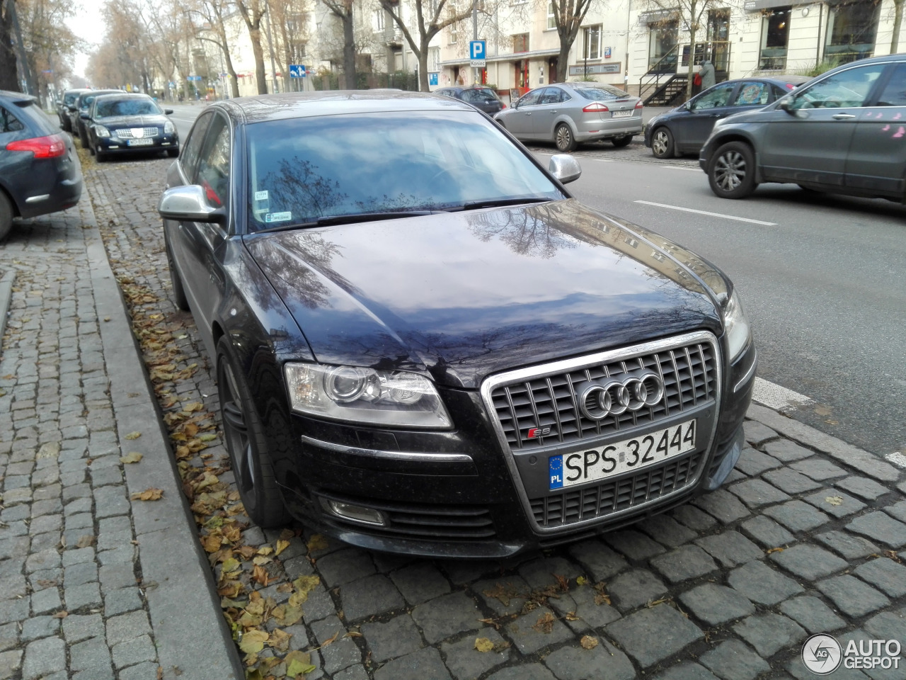 Audi S8 D3