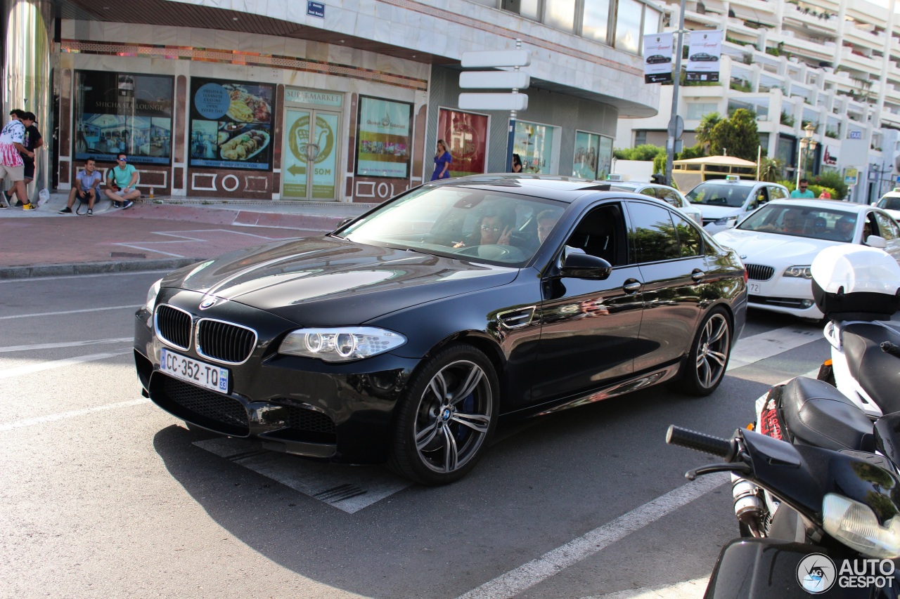 BMW M5 F10 2011