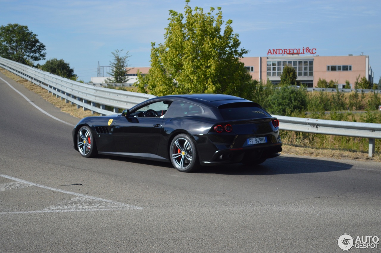 Ferrari GTC4Lusso