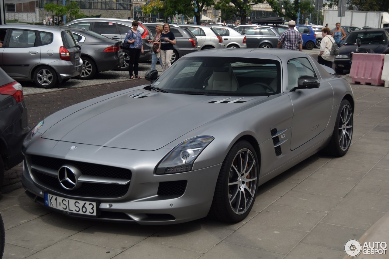 Mercedes-Benz SLS AMG