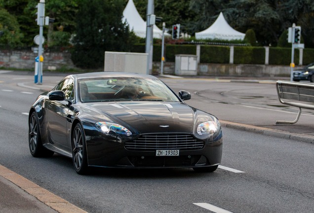 Aston Martin V8 Vantage S