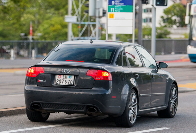 Audi RS4 Sedan