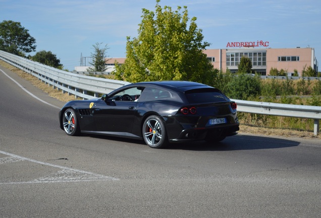 Ferrari GTC4Lusso