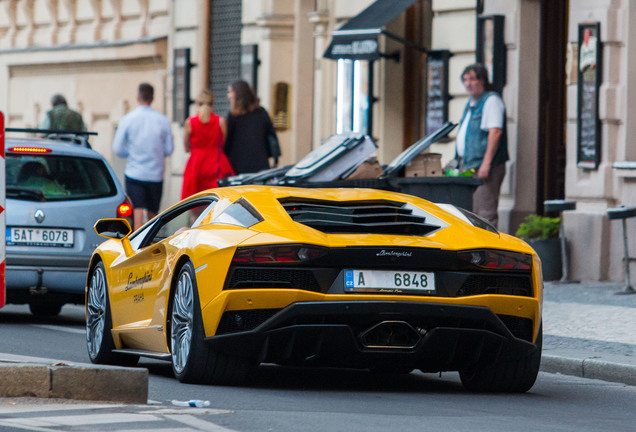 Lamborghini Aventador S LP740-4