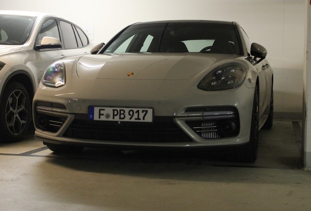 Porsche 971 Panamera Turbo