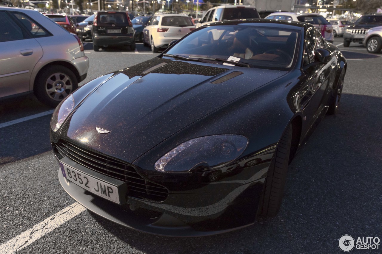 Aston Martin V8 Vantage 2012