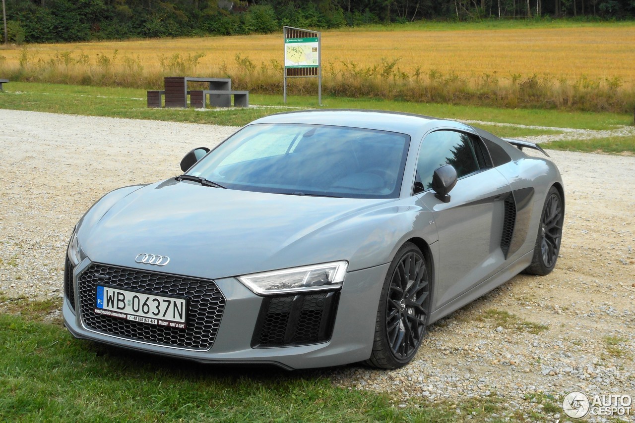 Audi R8 V10 Plus 2015