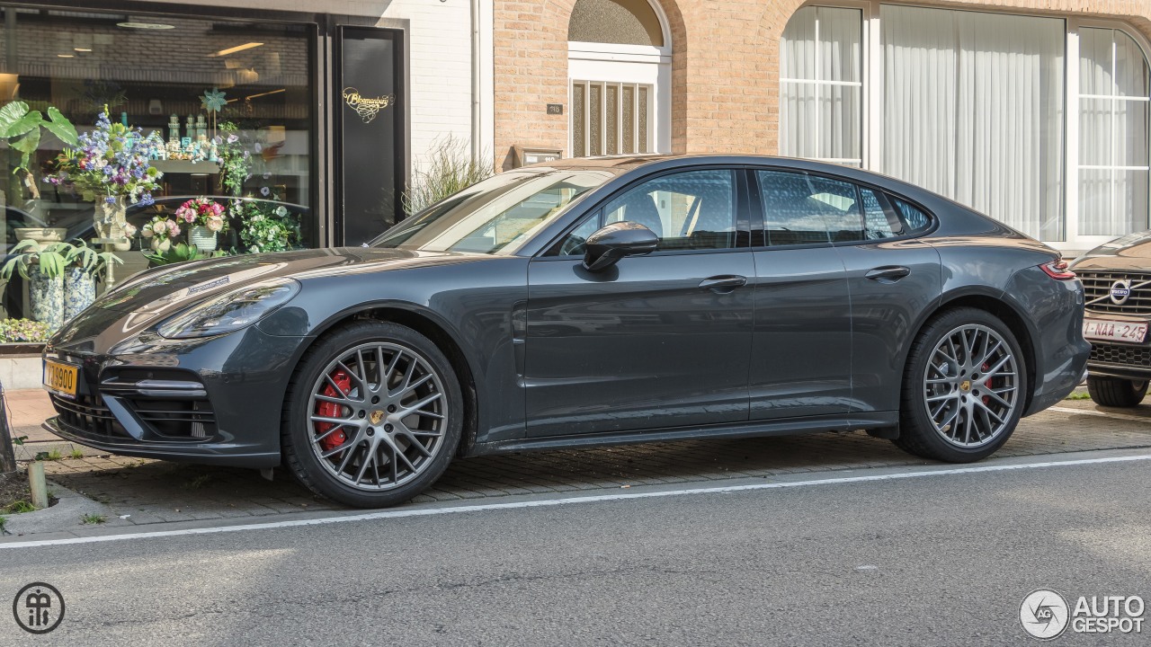 Porsche 971 Panamera Turbo