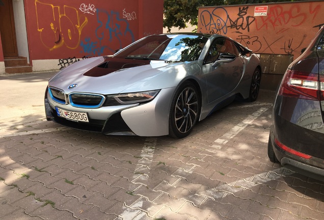 BMW i8