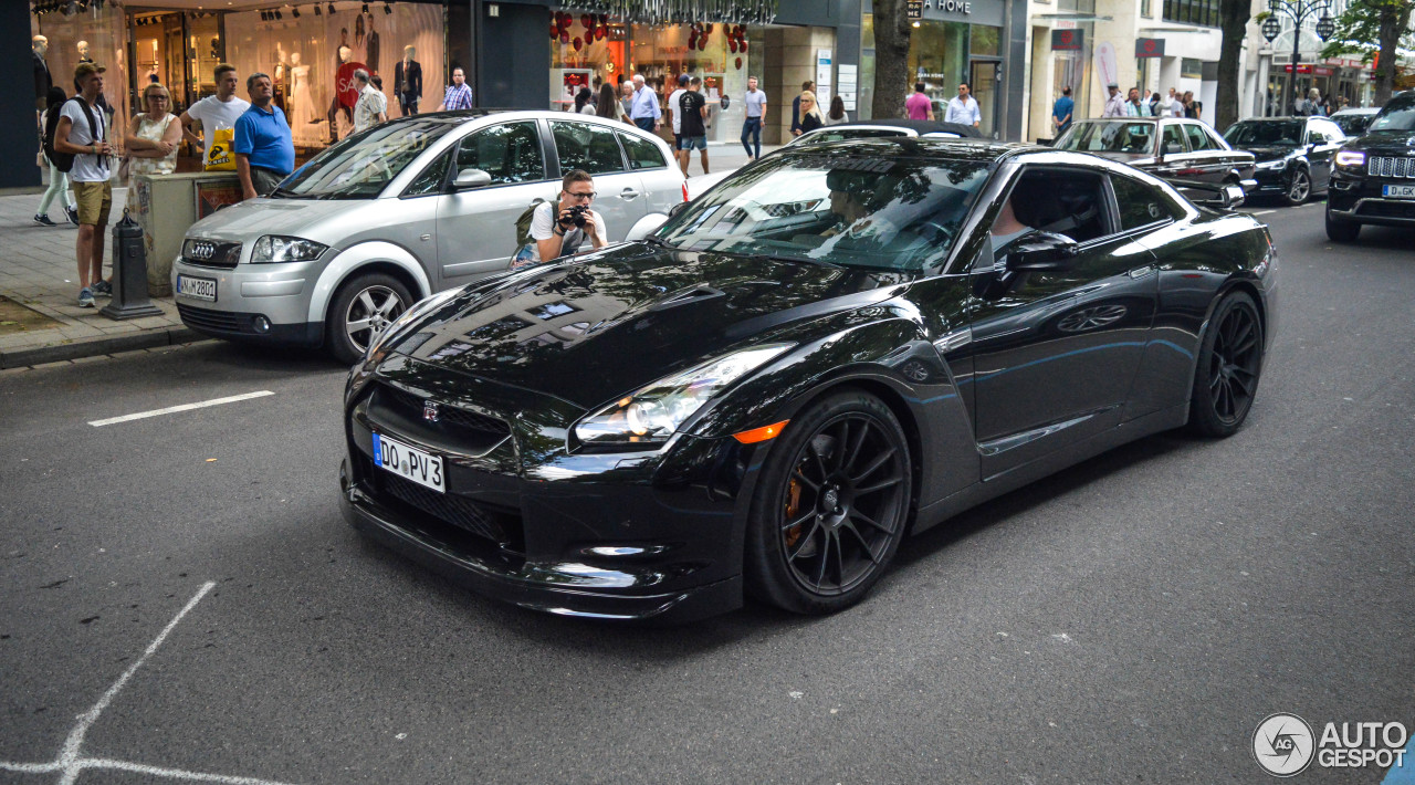 Nissan GT-R