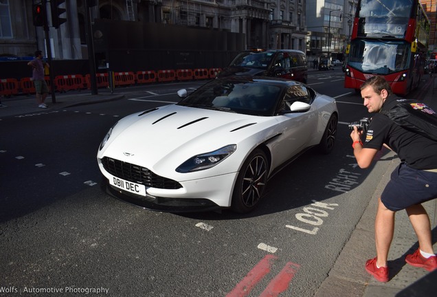 Aston Martin DB11