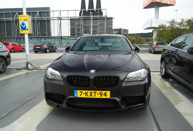 BMW M5 F10 2011