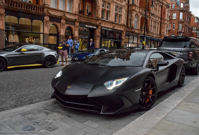 Lamborghini Aventador LP750-4 SuperVeloce