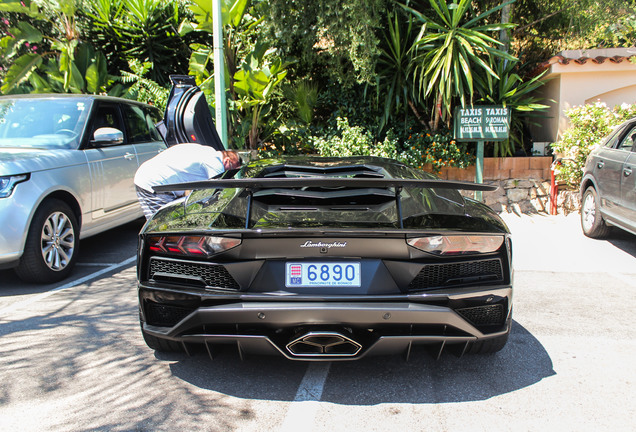 Lamborghini Aventador S LP740-4