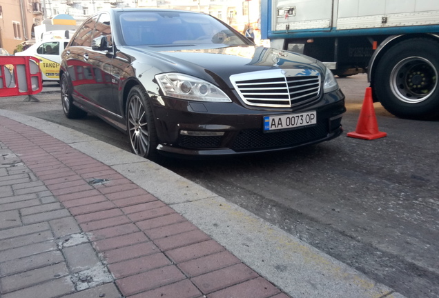 Mercedes-Benz S 63 AMG W221 2011