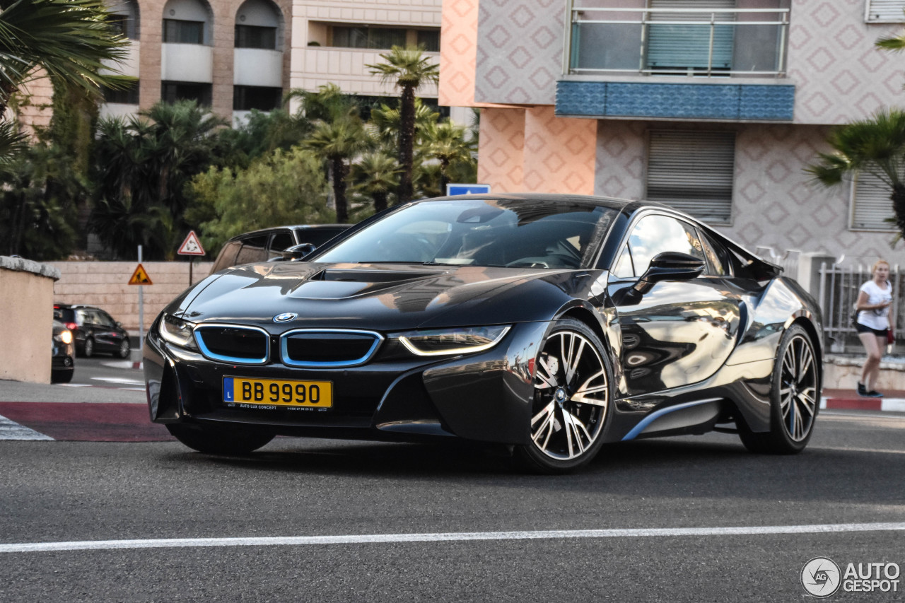 BMW i8