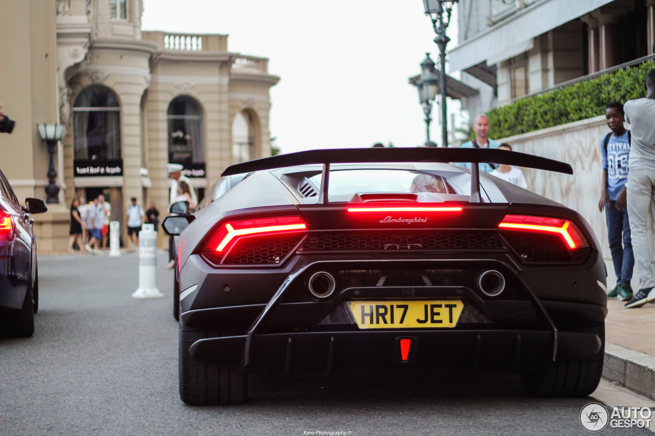 Lamborghini Huracán LP640-4 Performante