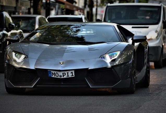 Lamborghini Aventador LP700-4