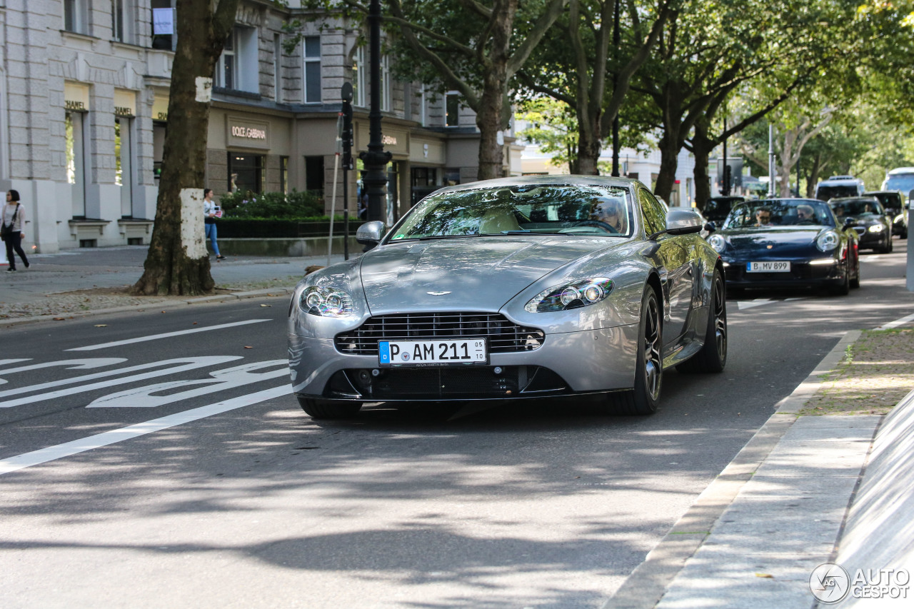 Aston Martin V8 Vantage 2012