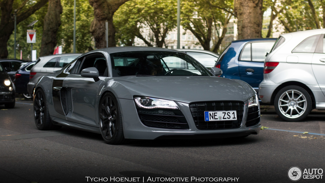 Audi R8 V10