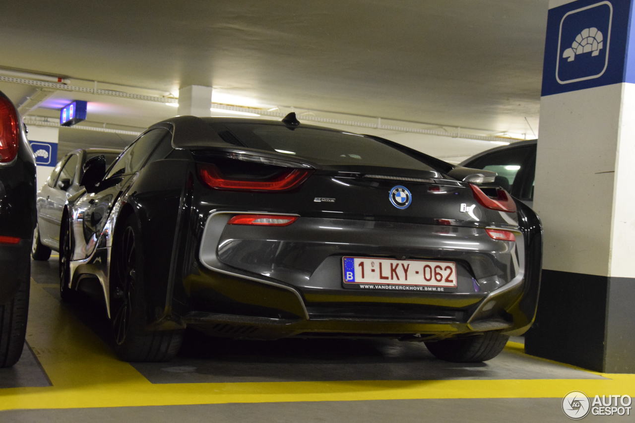 BMW i8